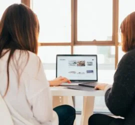 E-Commerce Strategies to Convert Website Visitors Into Buyers