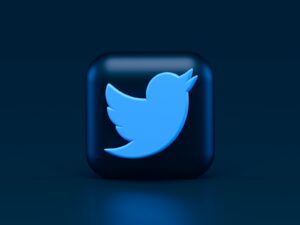 The Use of Multiple Twitter Streams for Business to Business Communication